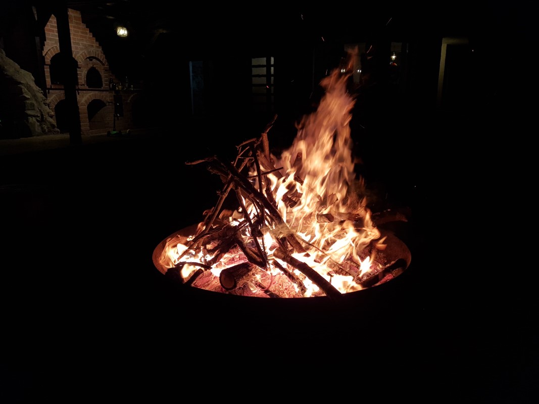 Grădină verde cu spațiu pentru joacă și odihnă  